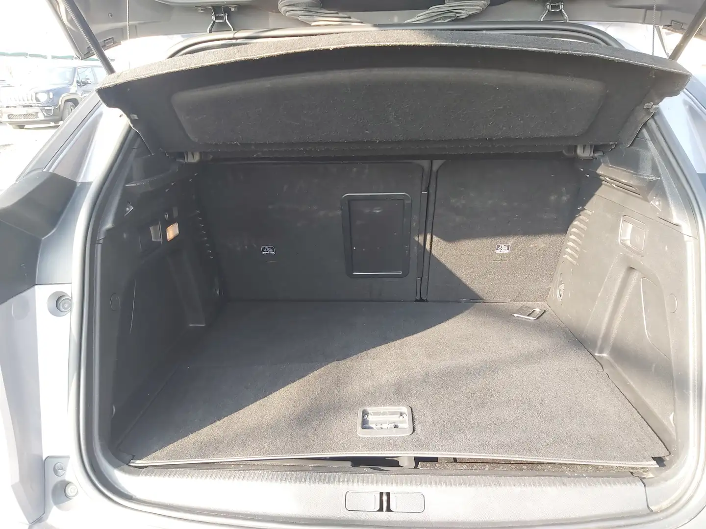 Peugeot 3008 1.6 HYBRID PHEV Allure Grigio - 1