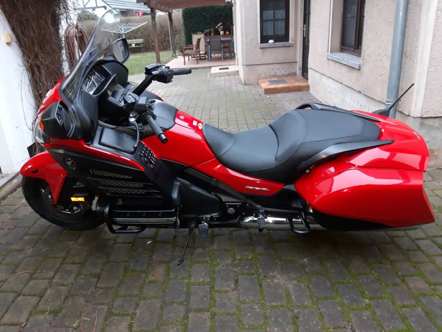 Honda GL 1800 F6B (Gold Wing Bagger) Červená - 1