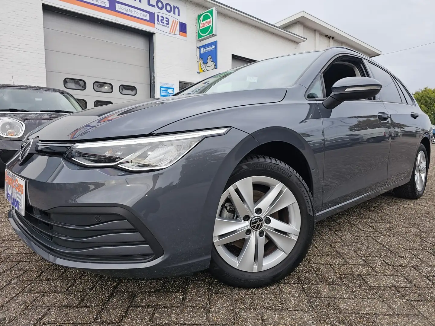 Volkswagen Golf Variant 1.5 eTSI OPF DSG Active,Harman,Vcocpit,Ambi,Cam,.. Gris - 1