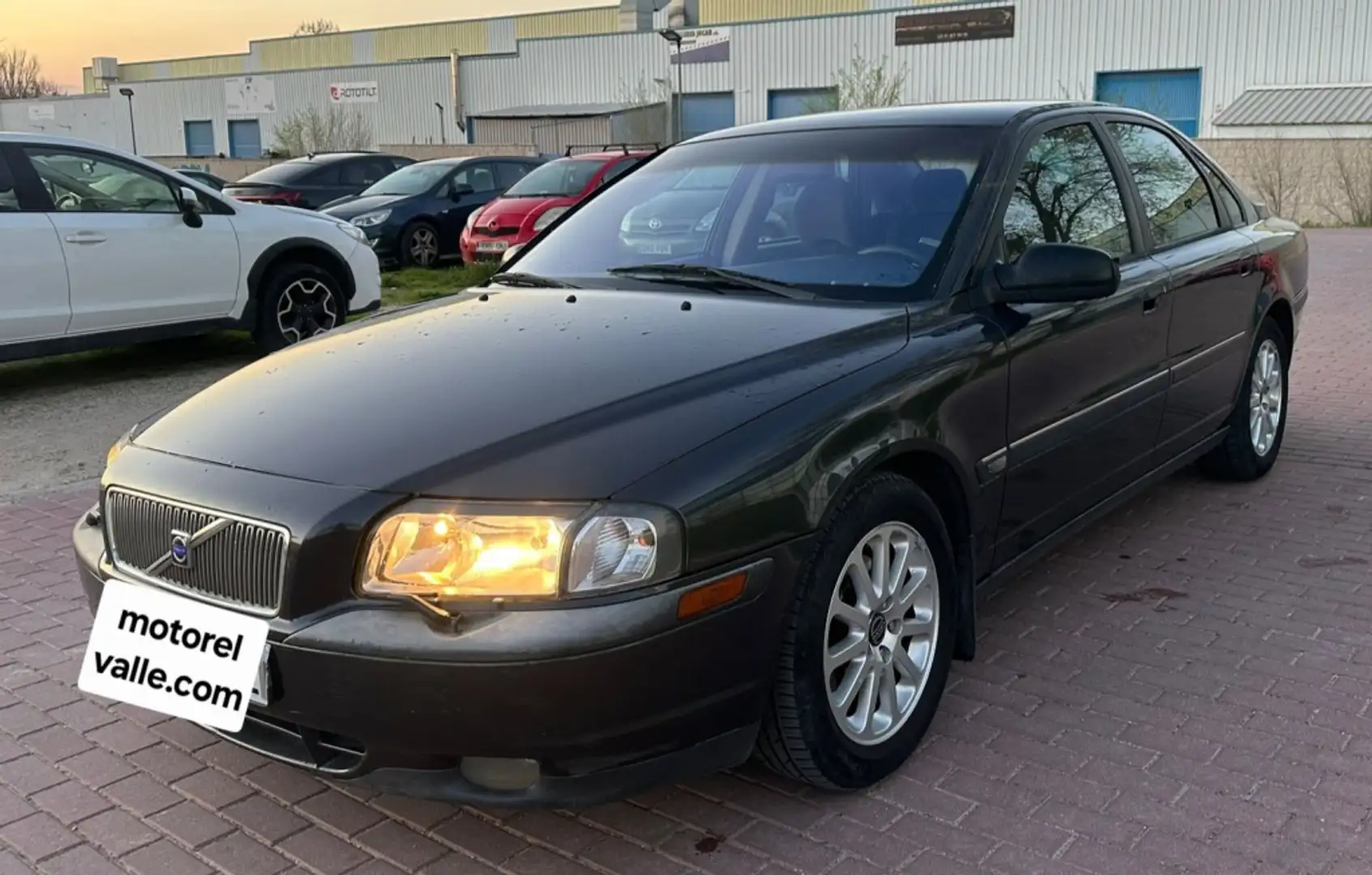 Volvo S80 2.4 Momentum Aut. 170 Gris - 1