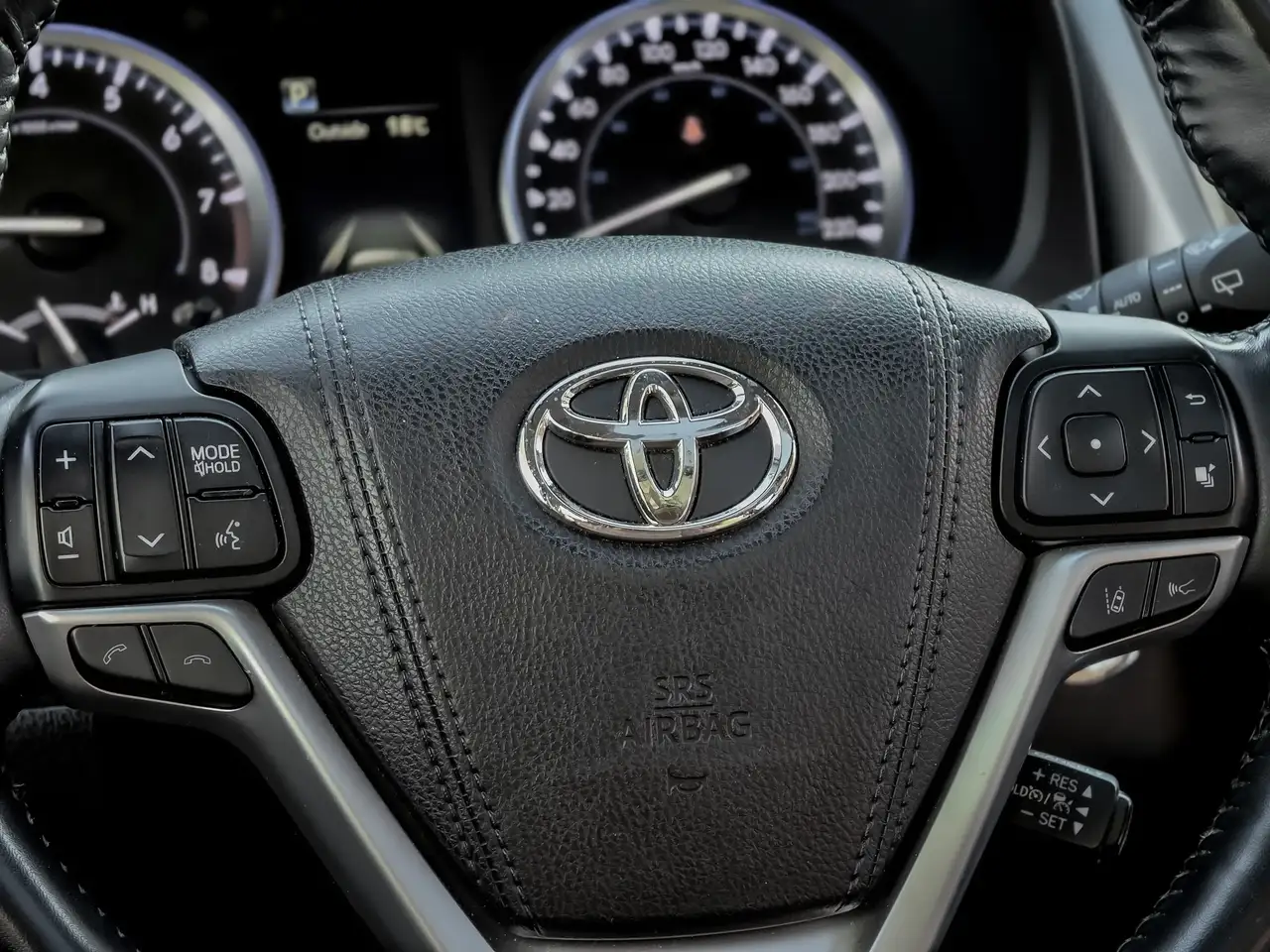 Toyota Highlander photo Toyota Highlander