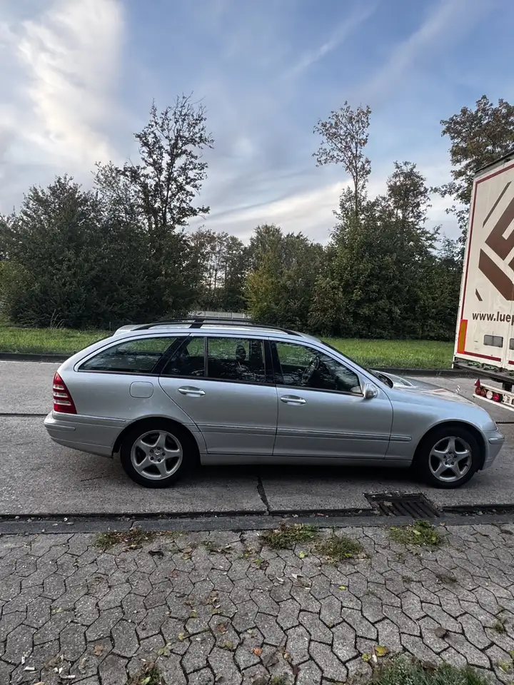 Mercedes-Benz C 240