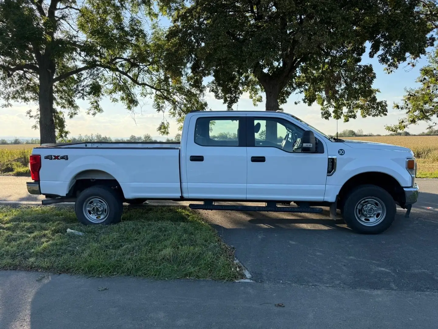 Ford F 250 6.2l V8 Super Duty XL- Long Bed - 4X4 Bílá - 2
