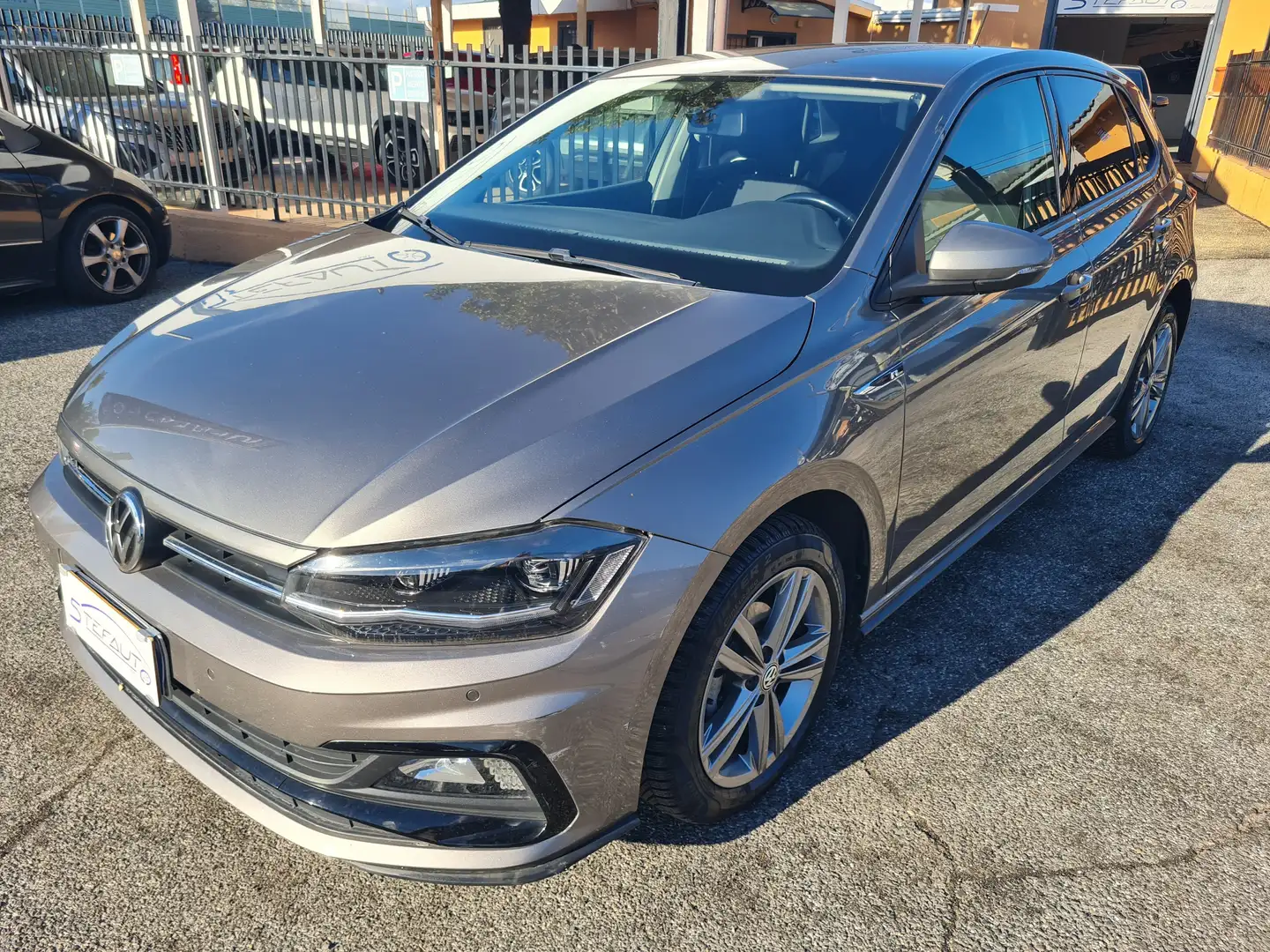 Volkswagen Polo 5p 1.0 tsi R-Line 95cv*NEOPATENTATI* Grigio - 2