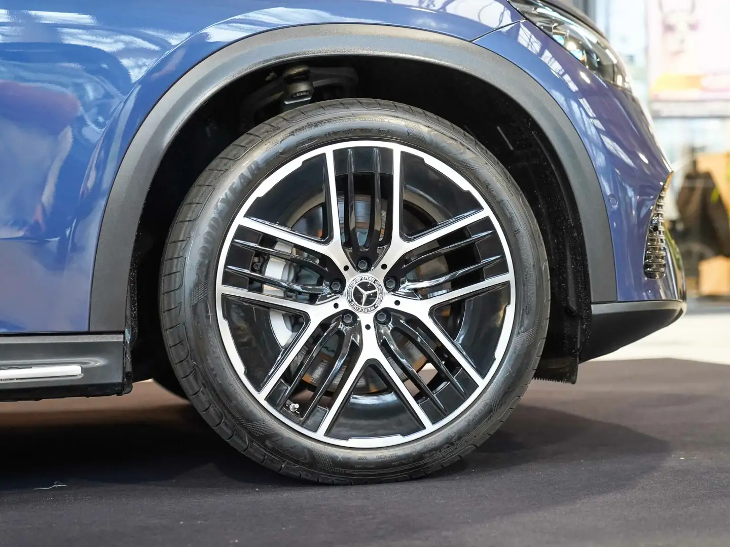 Mercedes-Benz EQE 300 EQE 300 300 Electric Art Night nevagrau HYPER TV Kék - 2