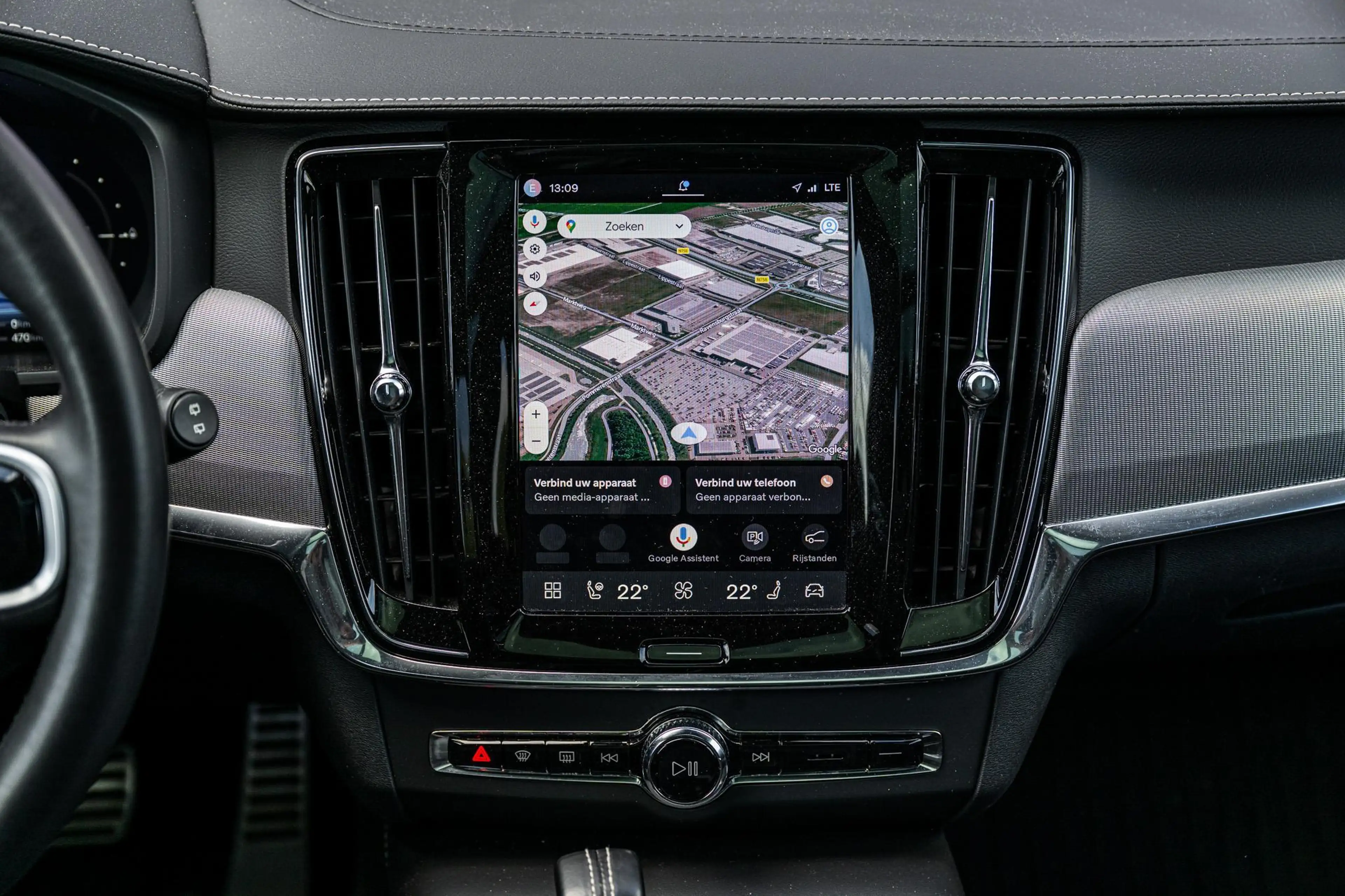 Volvo V90 2.0 T8 AWD R-Design | Trekhaak | SOH 98% | Luchtv — photo 14