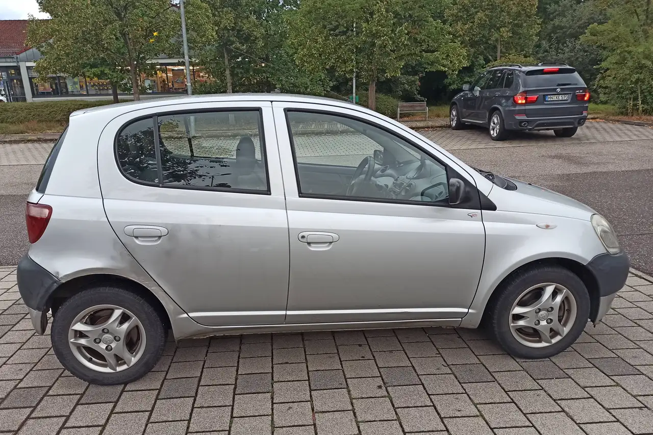 Toyota Yaris 1.0 linea terra, foto 2