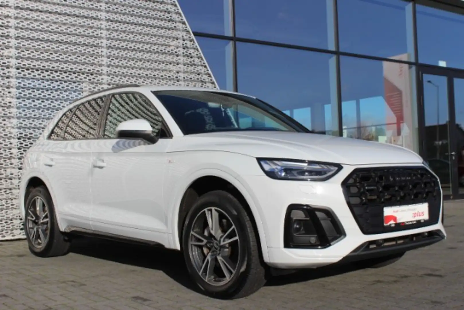 Audi Q5 55 TFSI e quattro S tronic MLED Pano B&O Klima Wit - 2