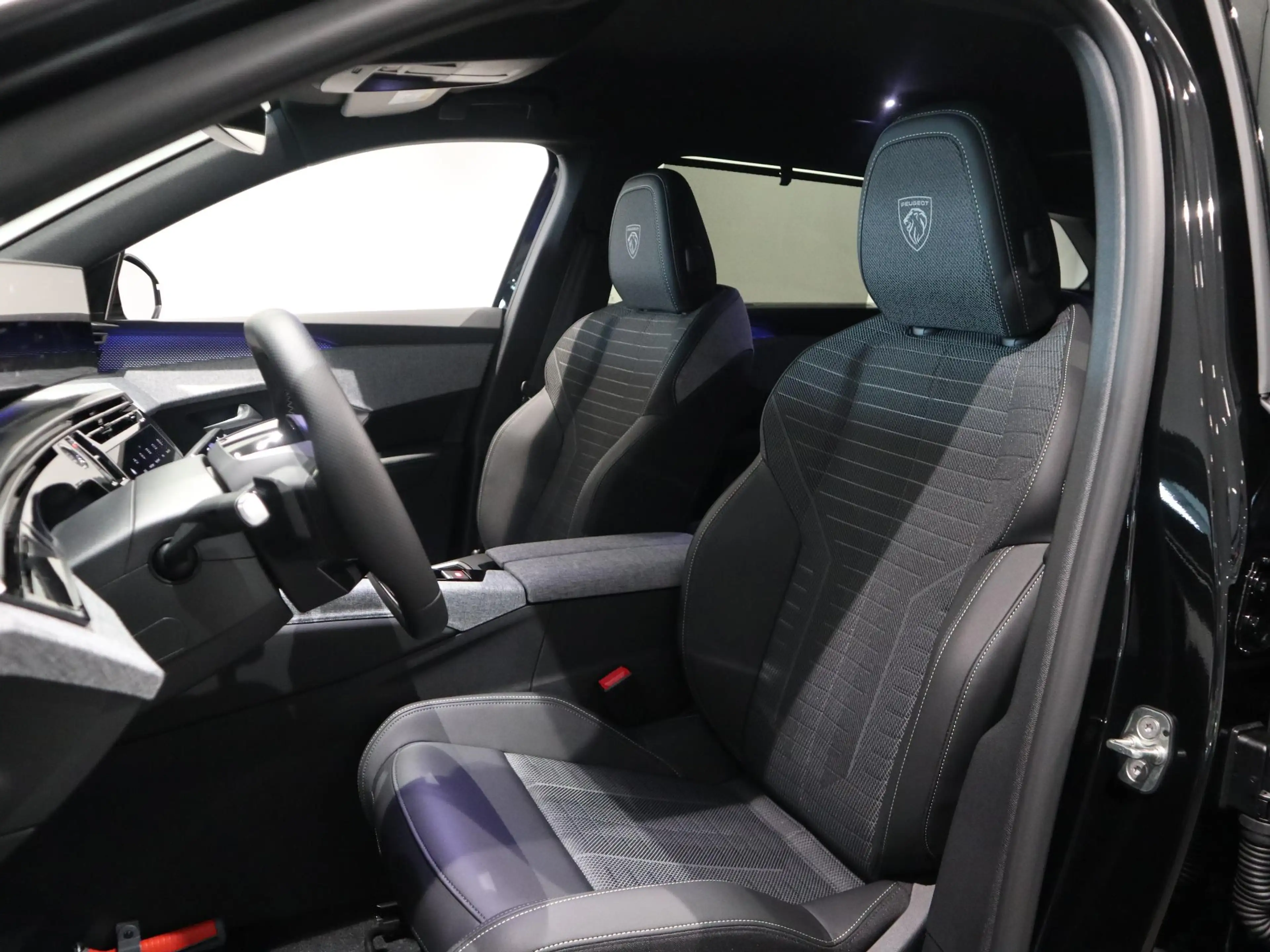 Peugeot 5008 HYBRID 145 GT - ELEKTRISCHE KOFFERKLEP - ADAPTIVE — photo 8
