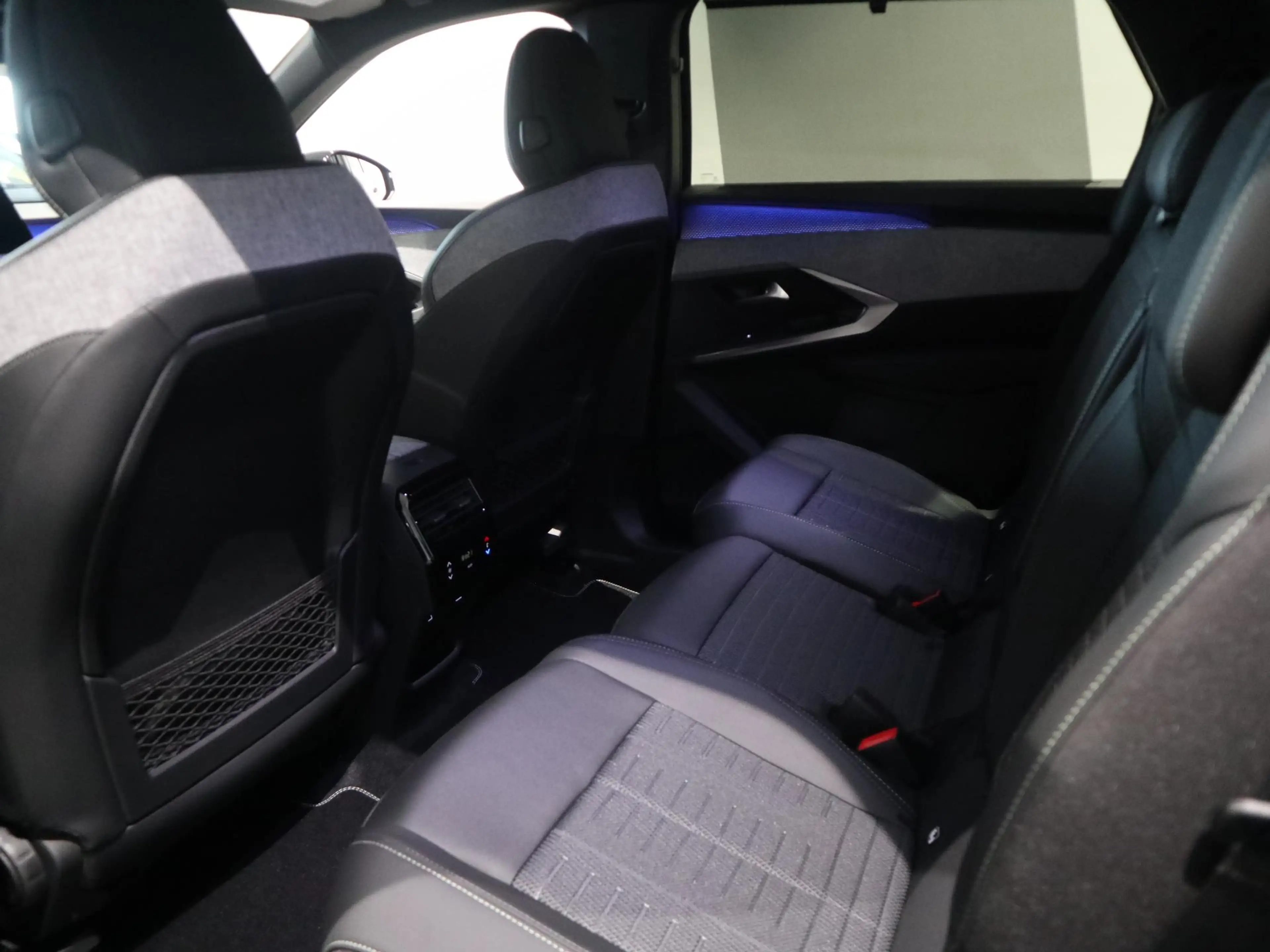 Peugeot 5008 HYBRID 145 GT - ELEKTRISCHE KOFFERKLEP - ADAPTIVE — photo 9