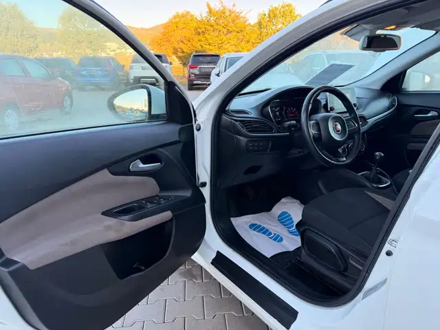 Fiat Tipo view 8