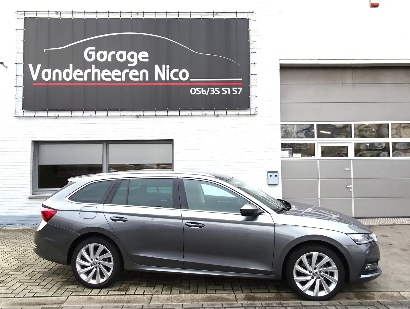 Skoda Octavia 1.4TSi iV DSG,CARPLAY,ADAPT CRUISE,FULL LED,PDC Gris - 1