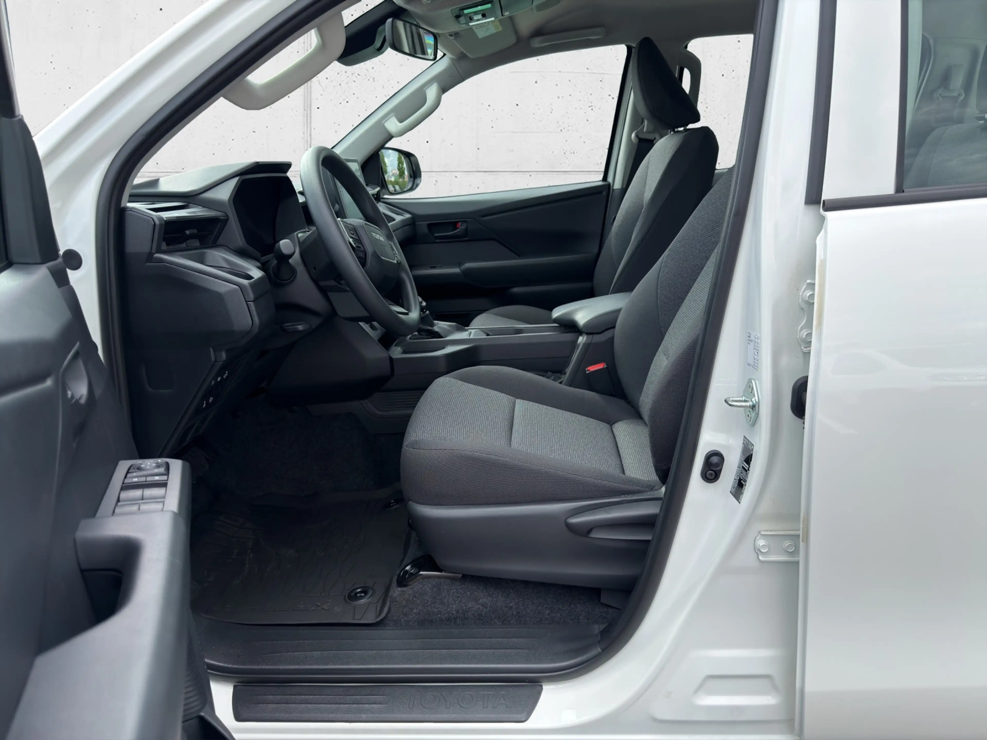 Toyota Hilux DK 2,8 D-4D 4WD /6A.  Mild Hybrid 4t. — photo 7