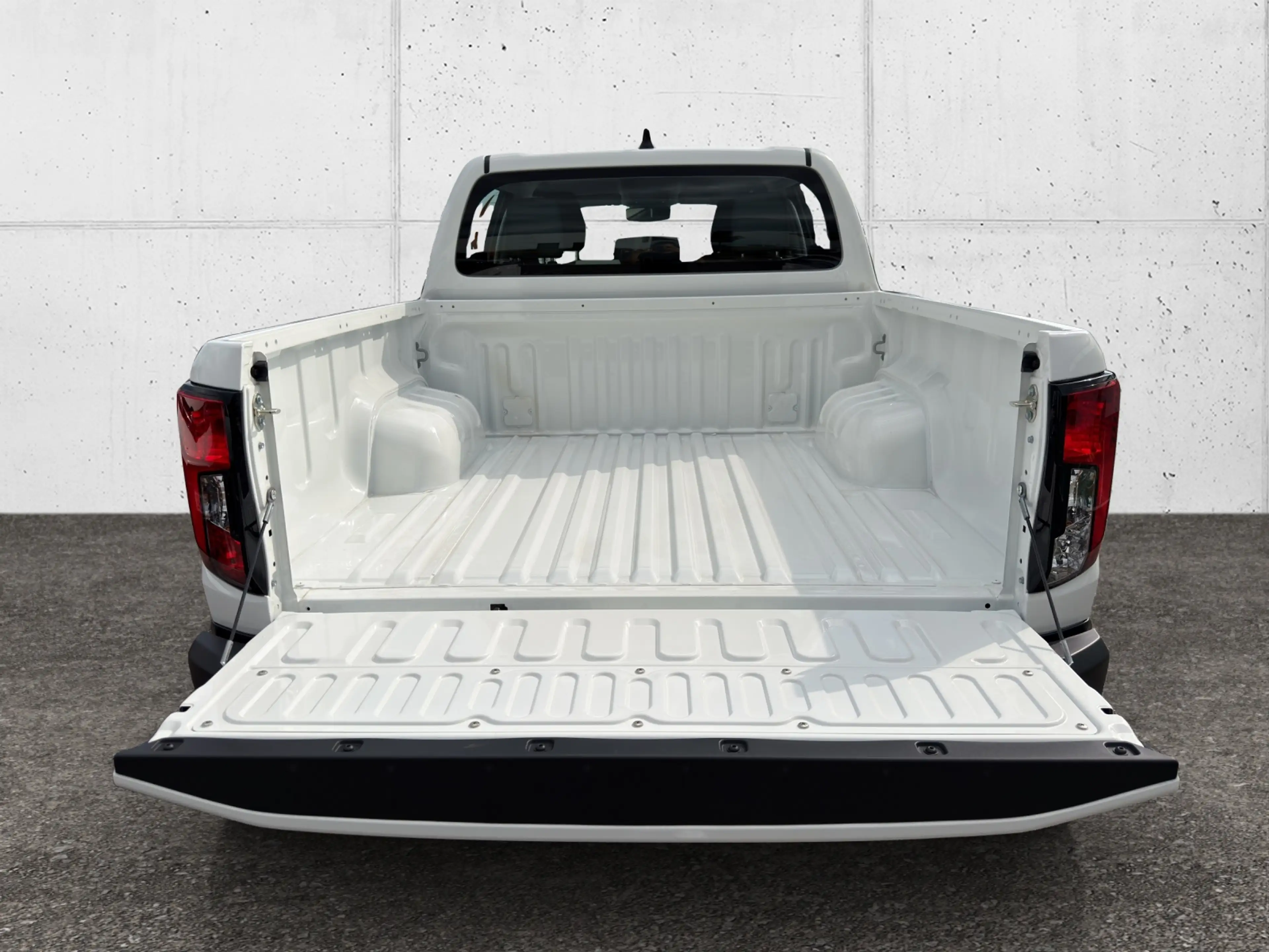 Toyota Hilux DK 2,8 D-4D 4WD /6A.  Mild Hybrid 4t. — photo 9