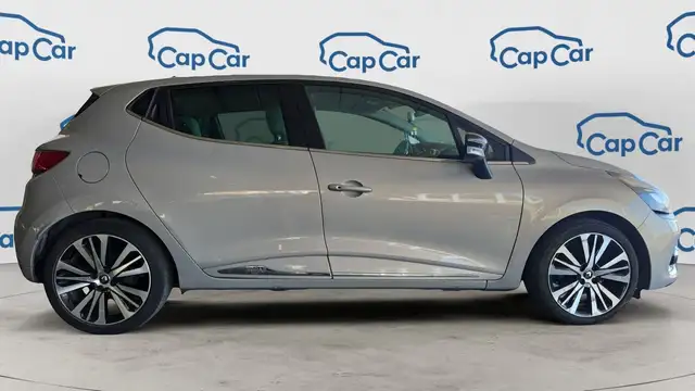 Renault Clio view 4