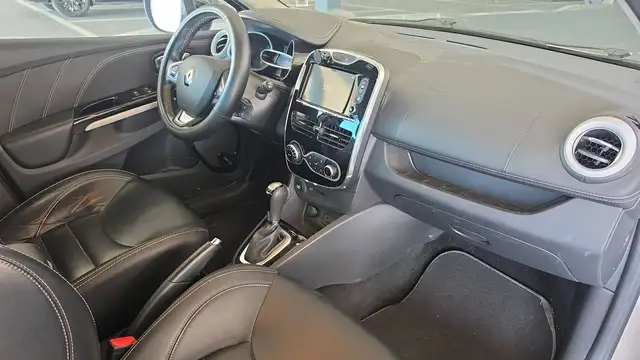 Renault Clio view 10