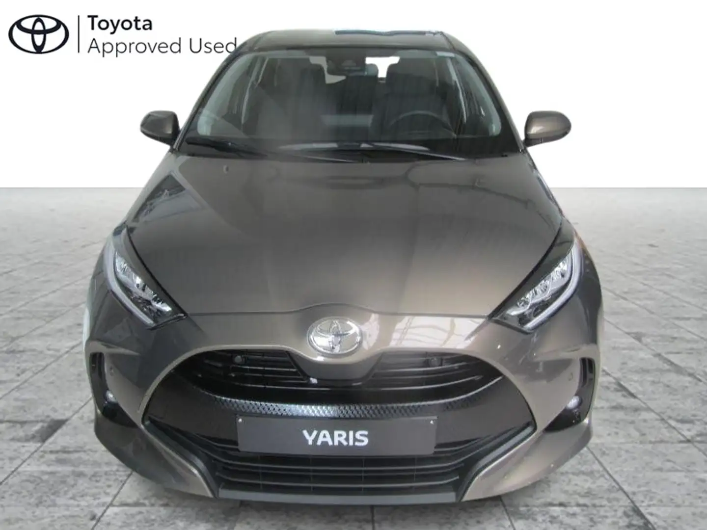 Toyota Yaris Iconic Bronze - 1