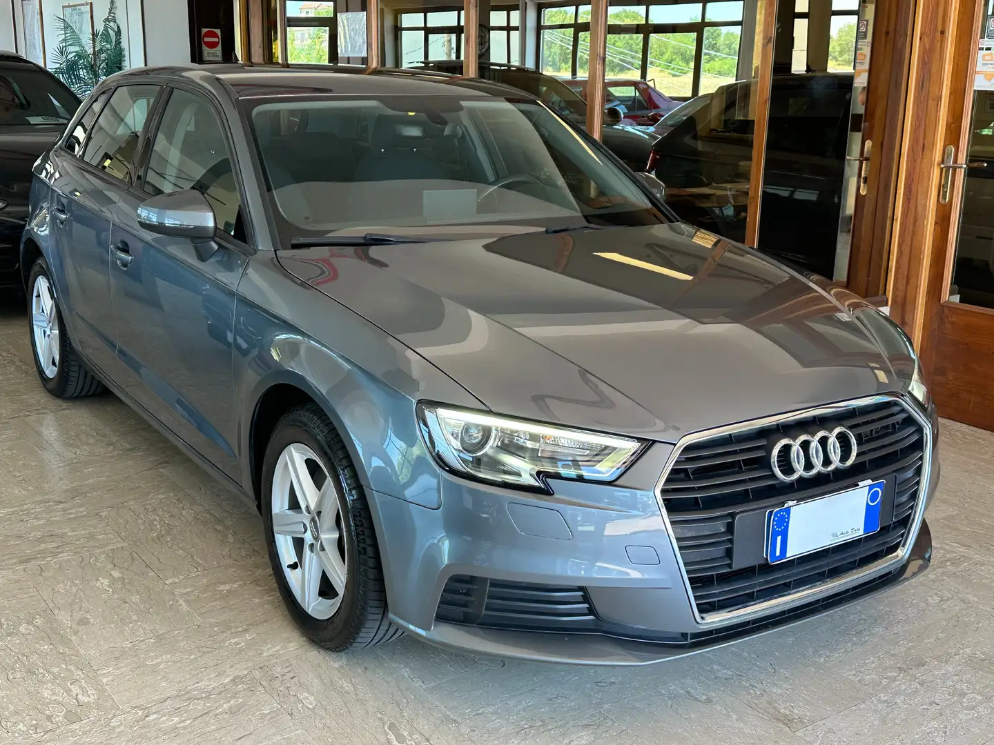 Audi A3 SB 35 2.0 TDI 150 cv. S Tronic BUSINESS Grigio - 2