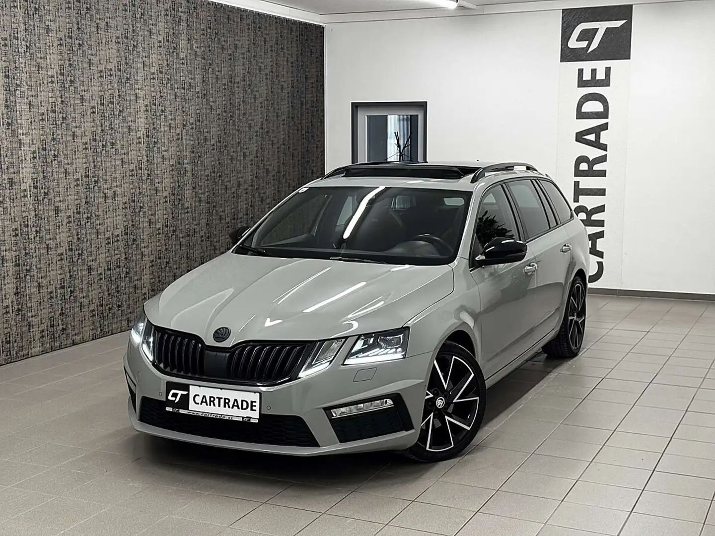 Skoda Octavia 2.0 TDI DPF RS 4x4 / LED/ VIRTUAL/ PANORAMAD./... Grau - 2