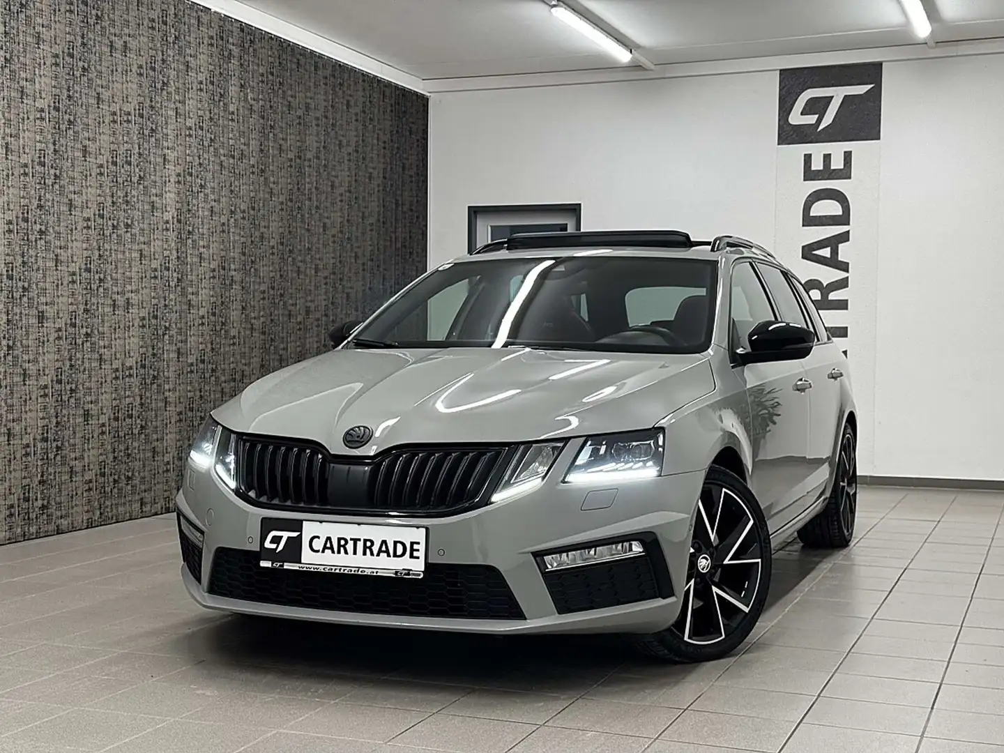 Skoda Octavia 2.0 TDI DPF RS 4x4 / LED/ VIRTUAL/ PANORAMAD./... Grau - 1
