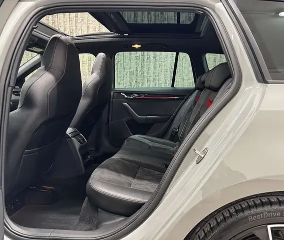 Skoda Octavia view 13