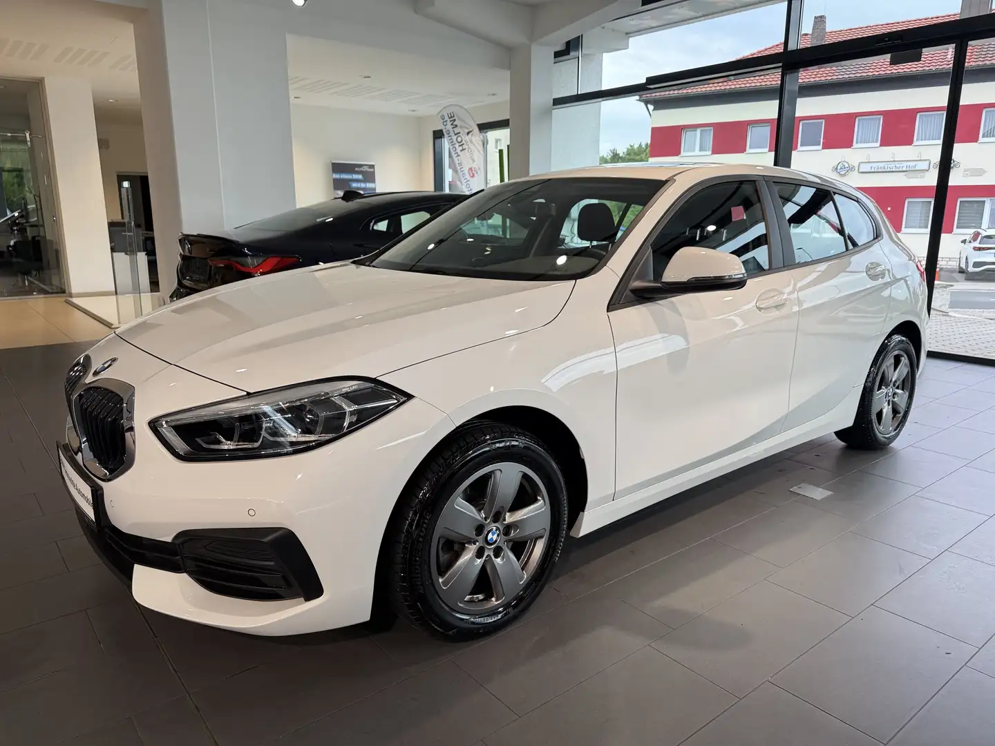 BMW 118 i Advantage DAB LED WLAN Pano.Dach Tempomat White - 2