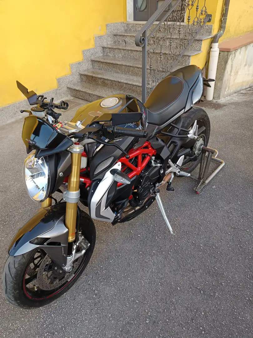 MV Agusta 800 Roşu - 2