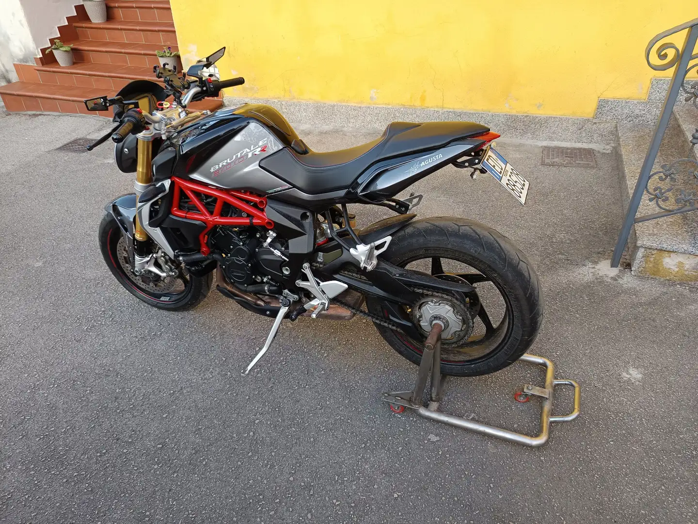 MV Agusta 800 Roşu - 1