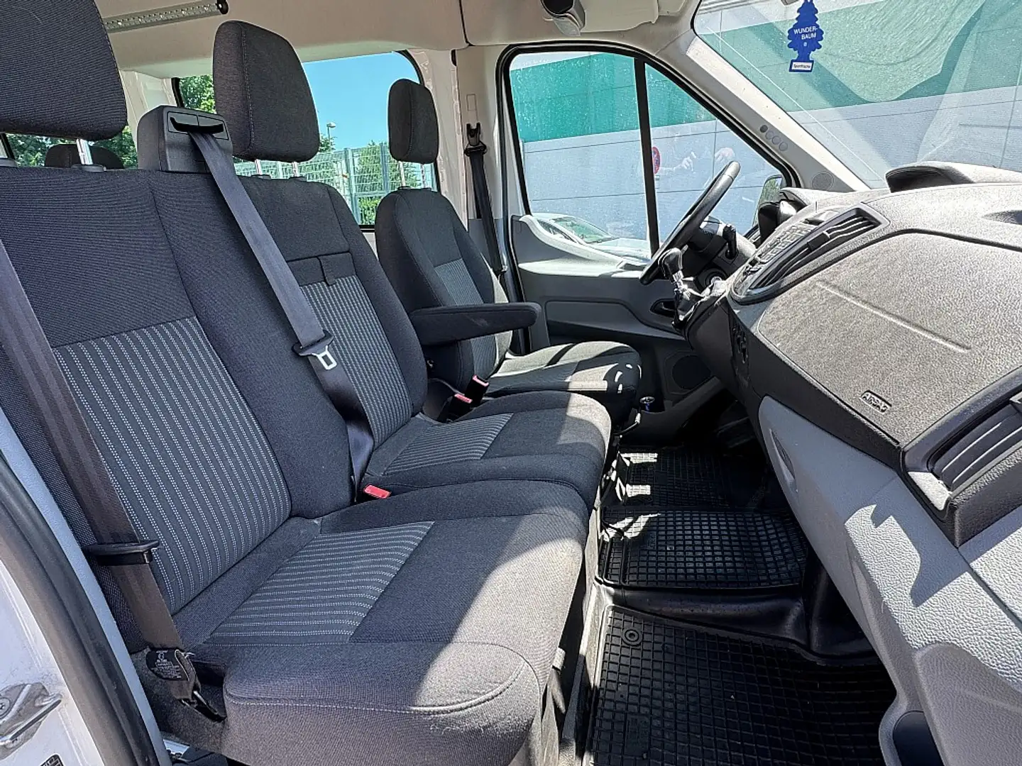 Ford Transit Variobus 2,0 TDCI L2H2 330 Ambiente Weiß - 2