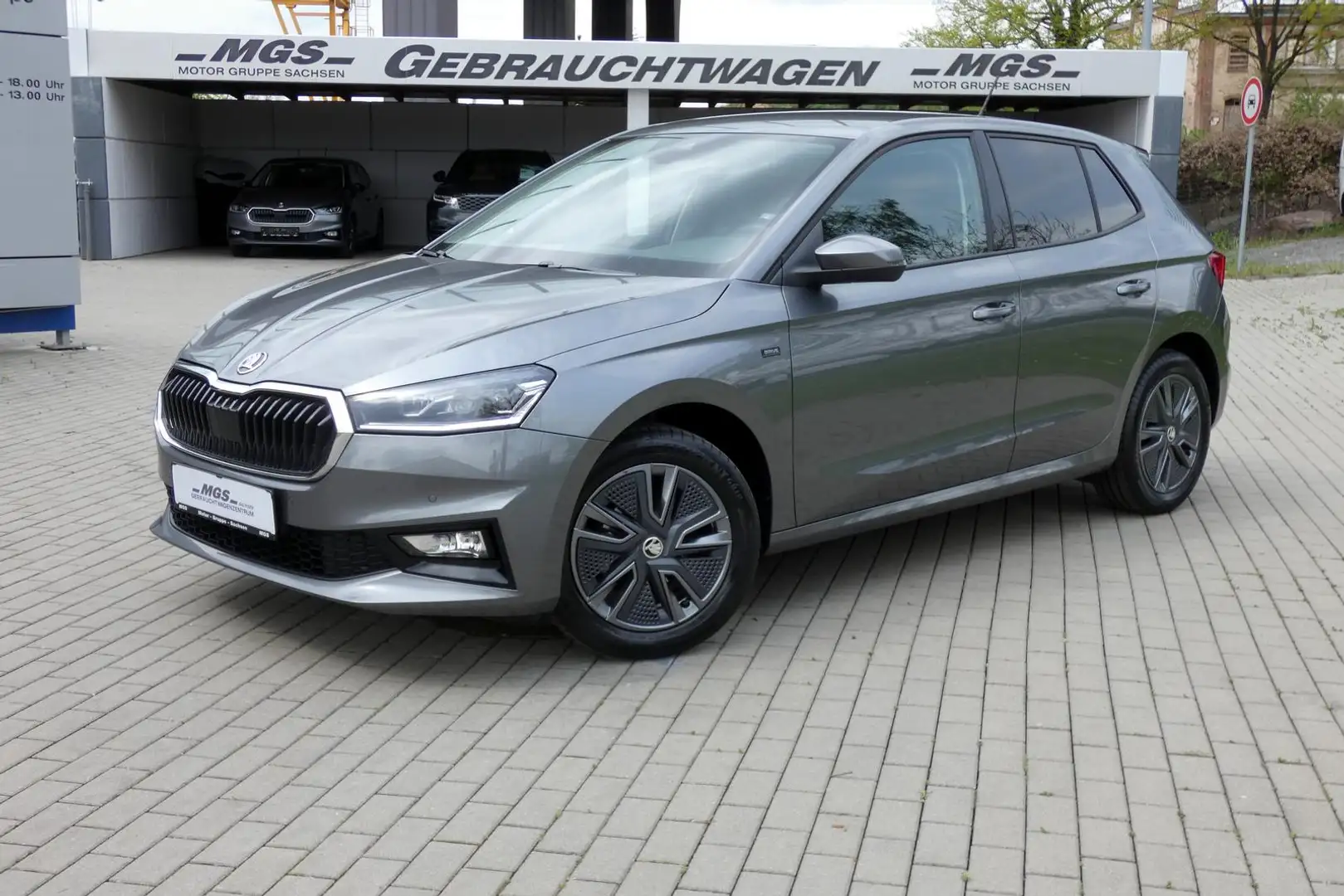 Skoda Fabia 'Drive' #KLIMA #KAM #DAB+ #AHK #TEMP Grau - 2