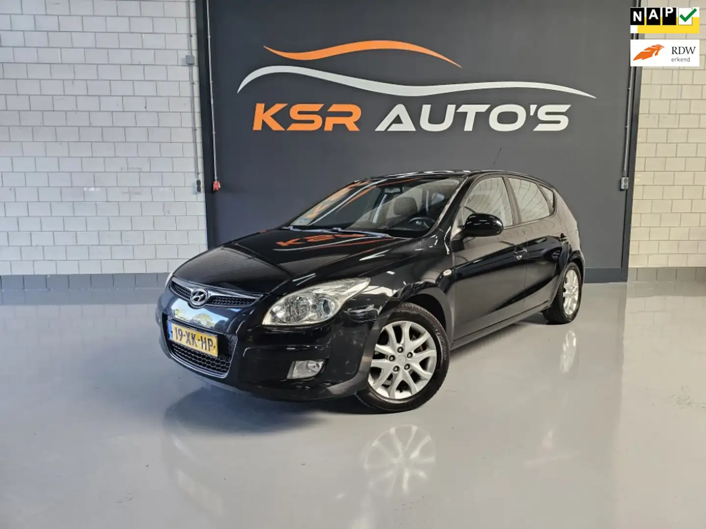 Hyundai i30 1.6i Dynamic Luxe Nap| Airco |Apk |Lm Velgen Fekete - 1