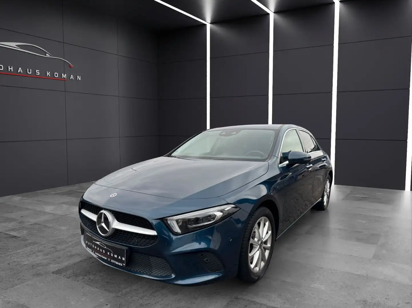 Mercedes-Benz A 250 A250e EQ POWER*AUTOM.*360°*LED*NAVI*WIDESCREEN* Azul - 1