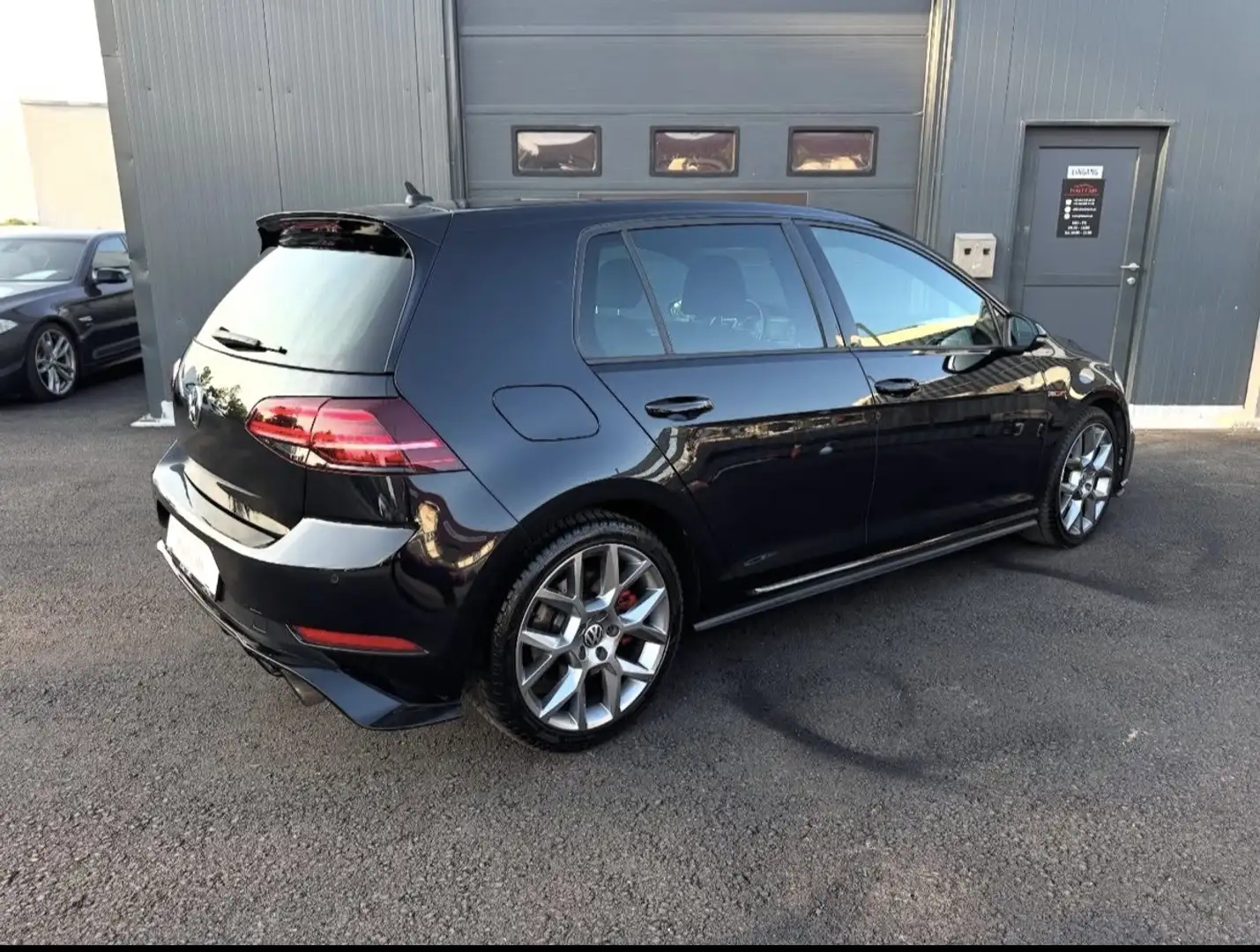 Volkswagen Golf GTI - 1