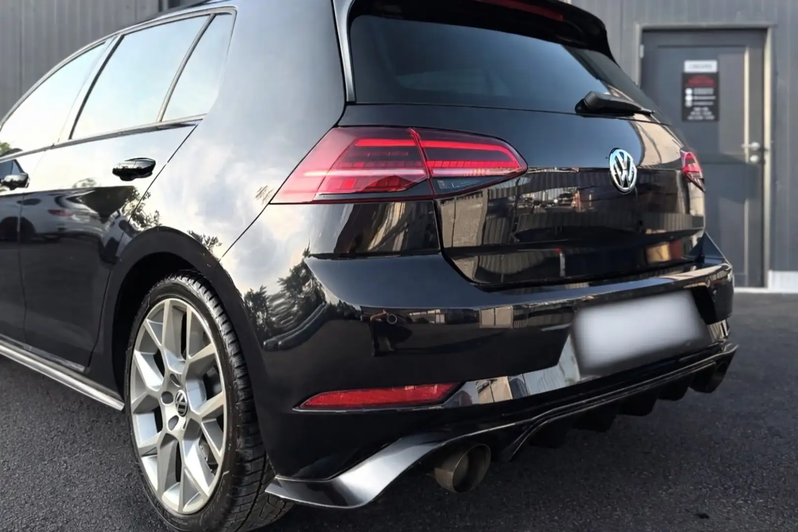 Volkswagen Golf GTI - 2