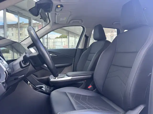 BMW Ix1 view 7