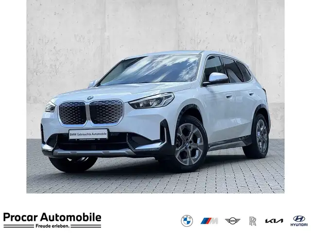 BMW Ix1 main image