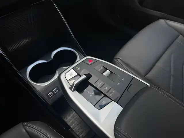 BMW Ix1 view 11