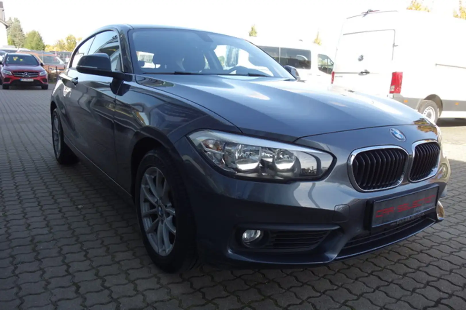 BMW 118 i Advantage AUTOM/KLIMA/TEMP/PDC/SITZHZG Gris - 2