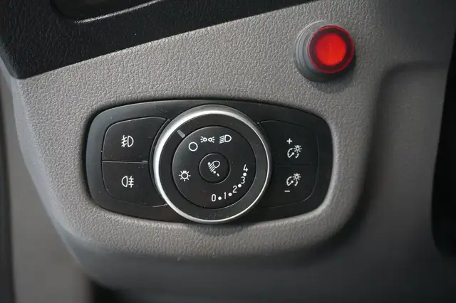 Ford Transit Connect view 14