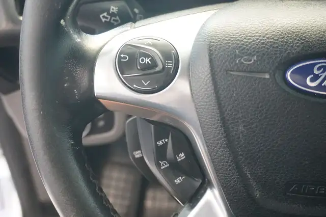 Ford Transit Connect view 12