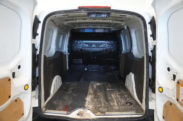 Ford Transit Connect view 10