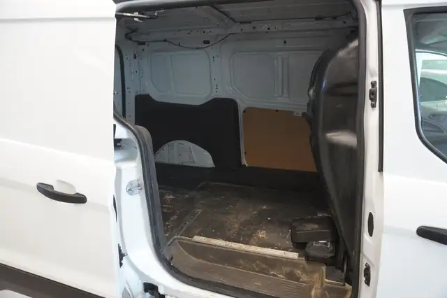 Ford Transit Connect view 9