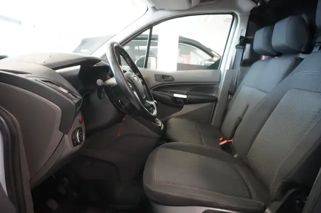 Ford Transit Connect view 8