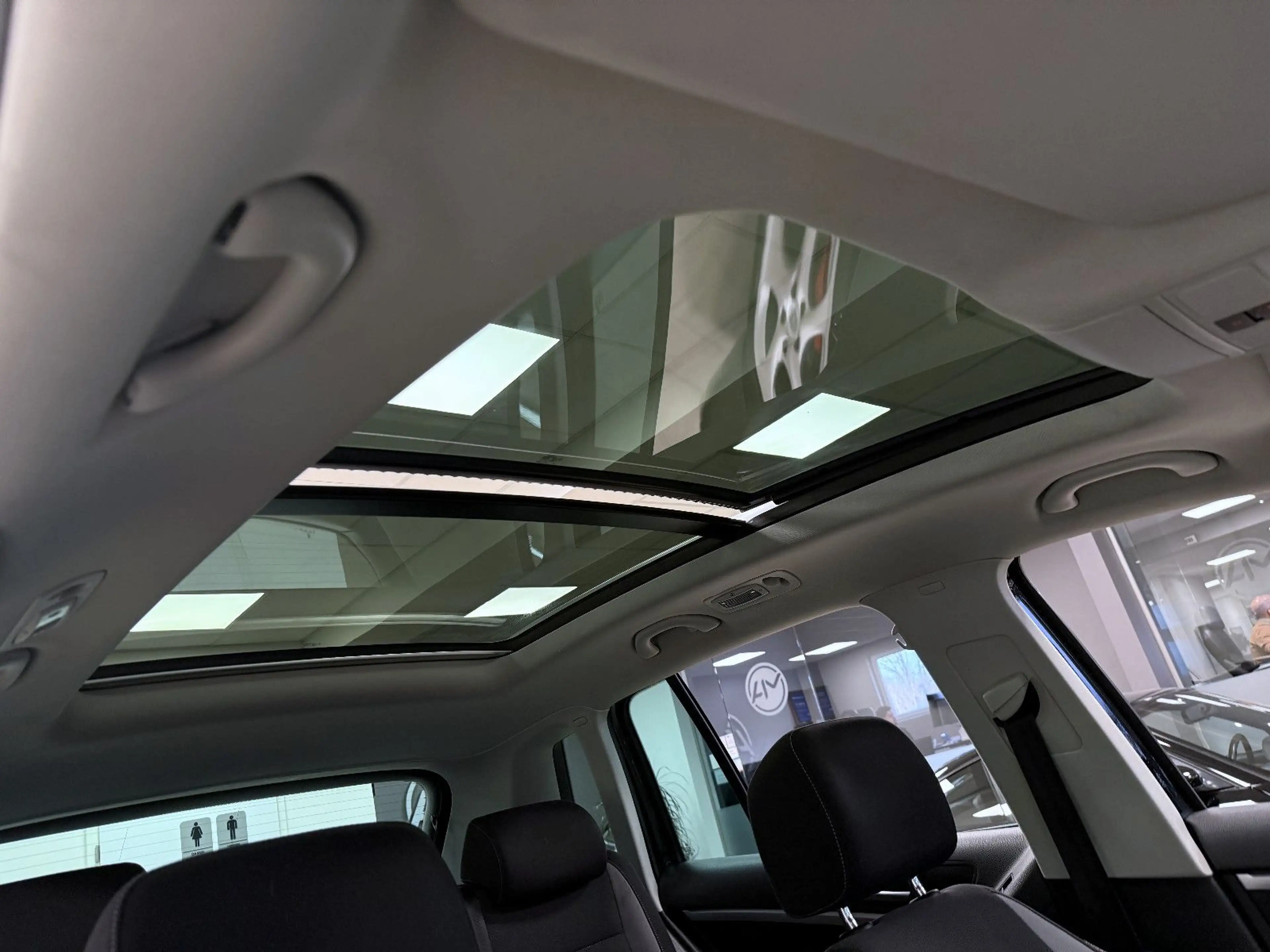 Volkswagen Tiguan 2,0 TSI 4Motion *Life*PanSD*Navi*DYNAUDIO — photo 8