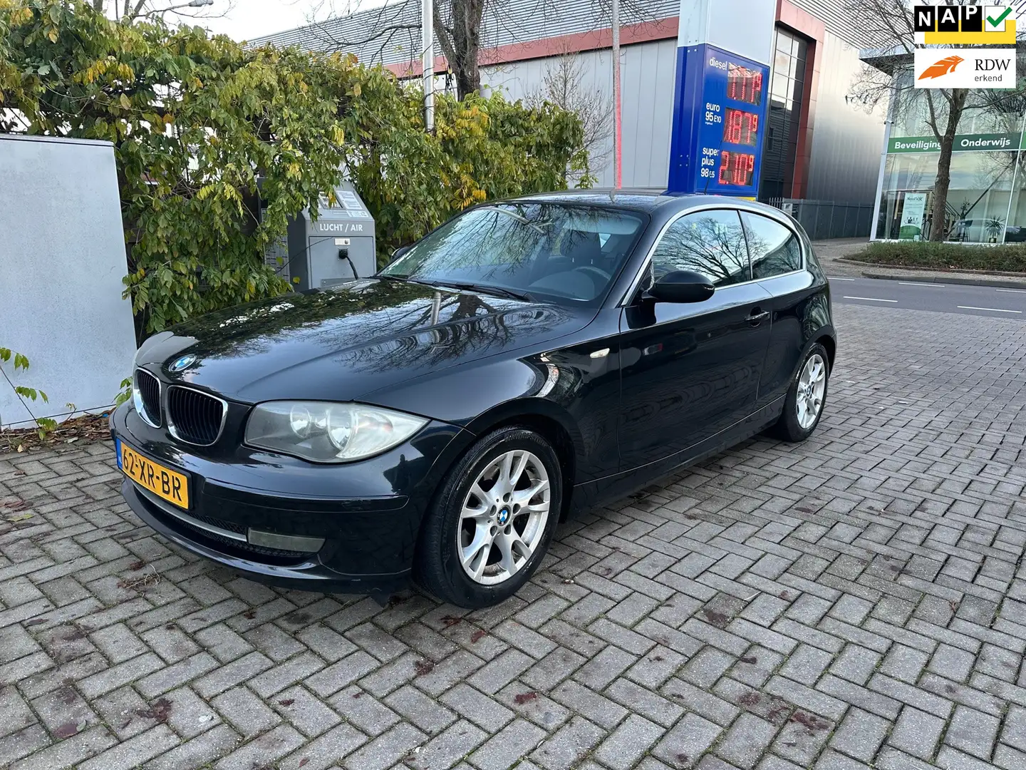 BMW 118 1-serie 118i Business Line prachtige auto Zwart - 1