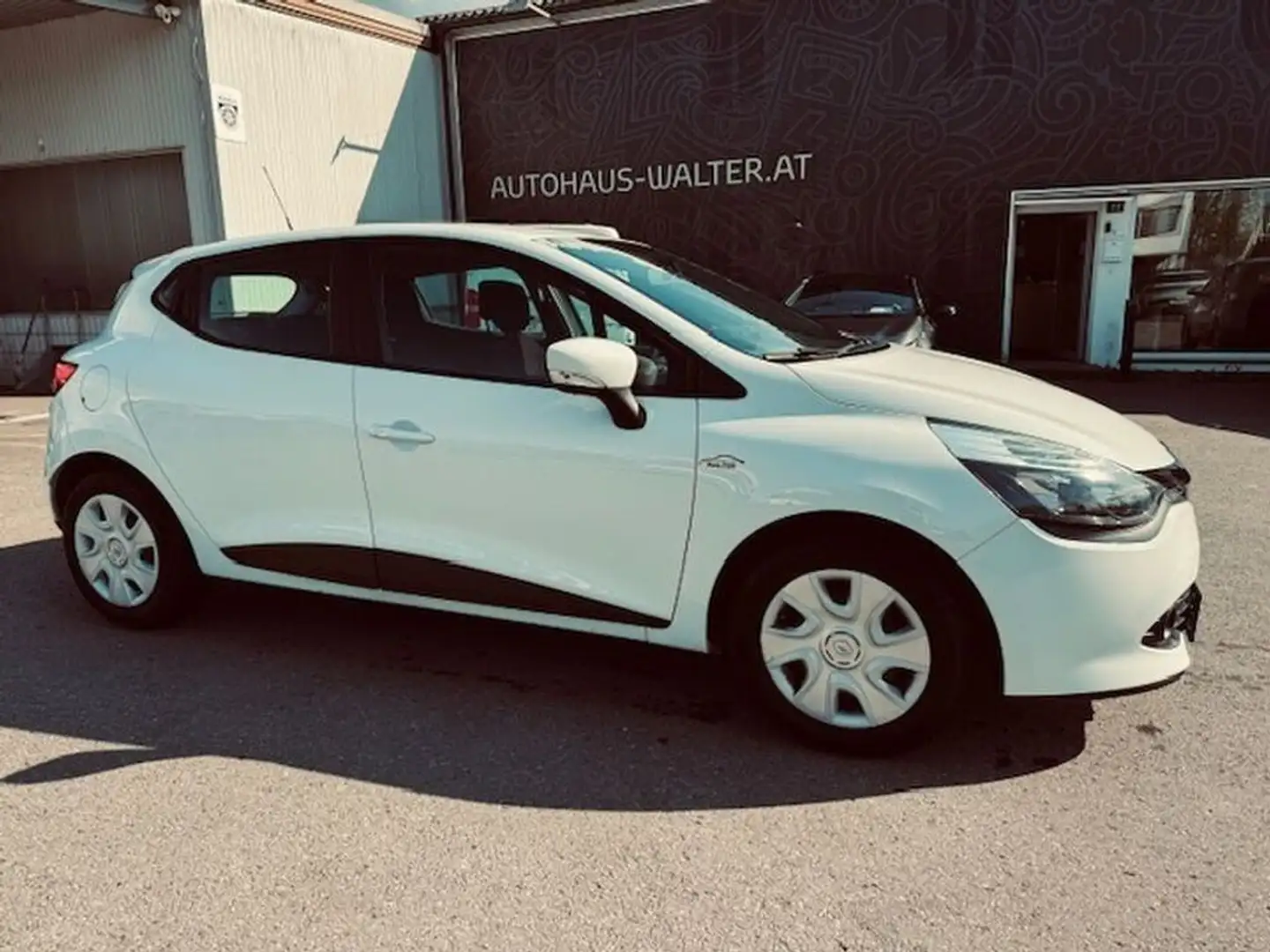Renault Clio Tonic Blanc - 1