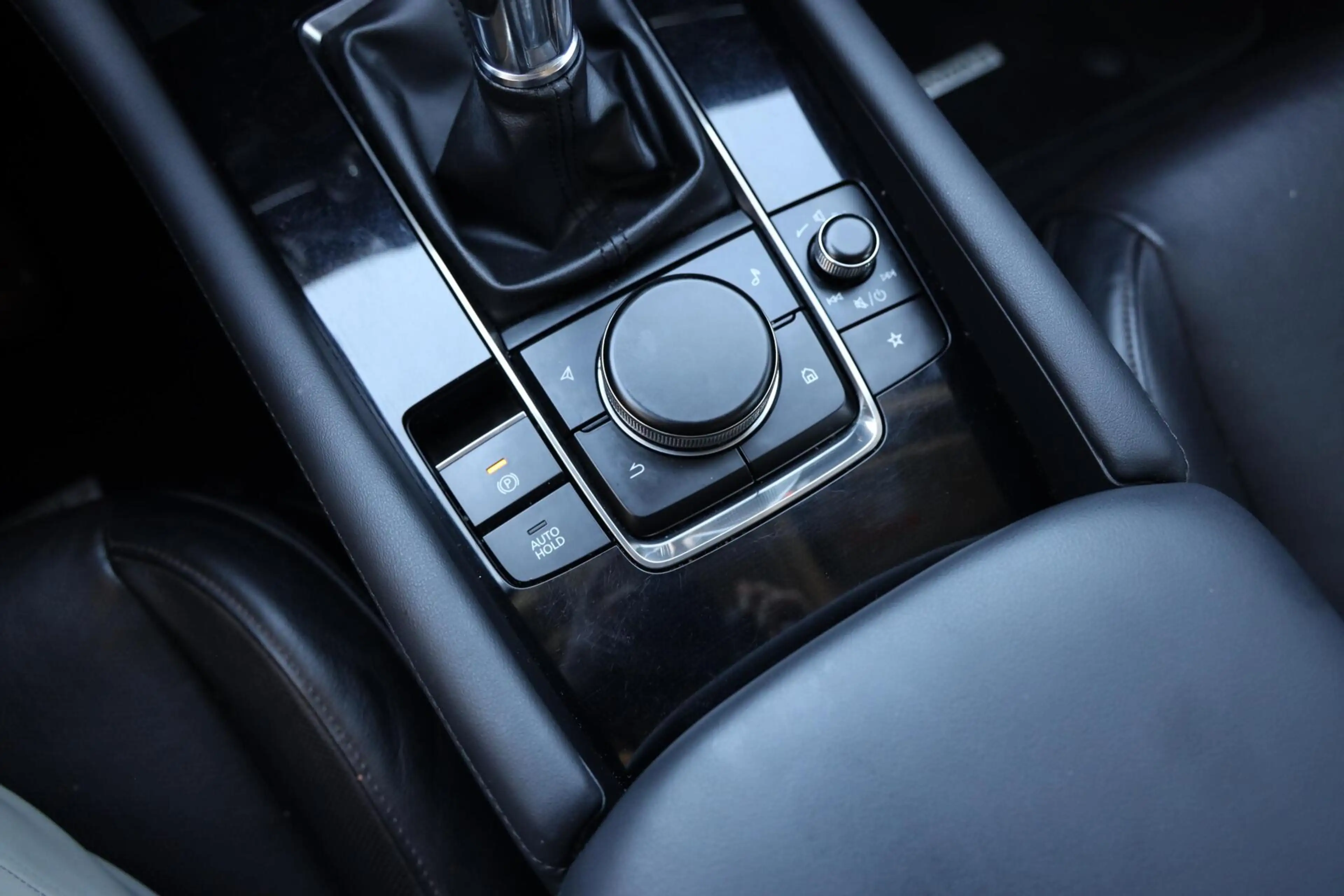 Mazda 3 2.0 e-SkyActiv-X M Hybrid 186 Comfort||Leder|Bose| — photo 14