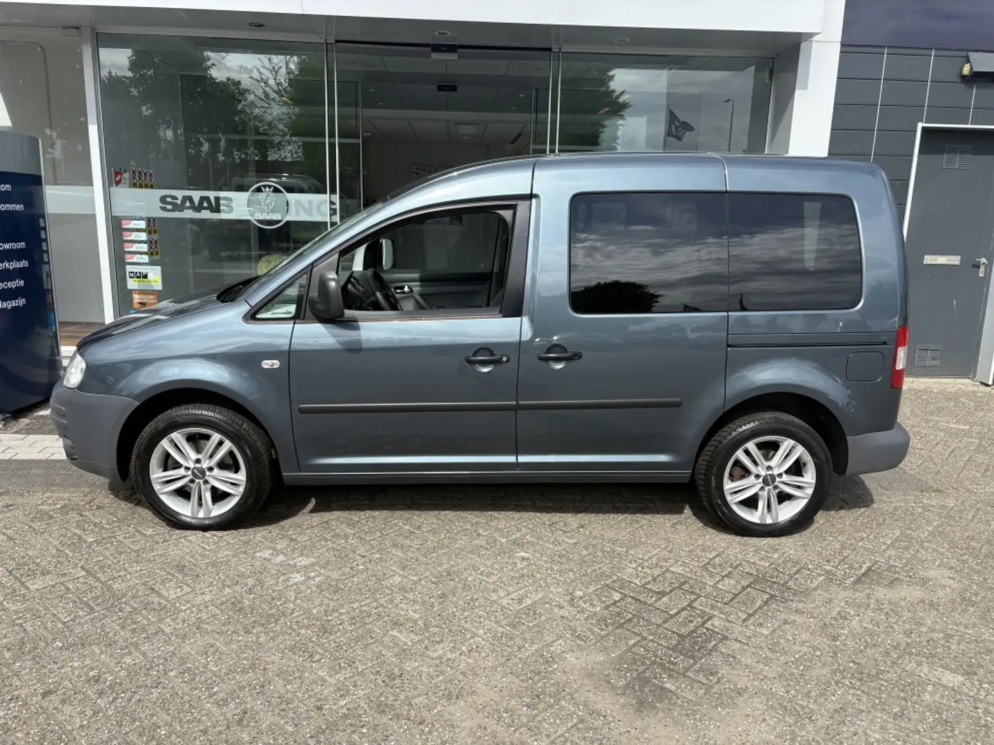 Volkswagen Caddy 1.6 Optive Comf. 5p. Grijs - 2