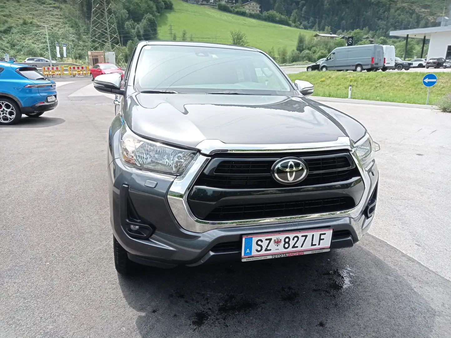Toyota Hilux Hilux DK Active 4WD 2,8 D-4D Active Grau - 2