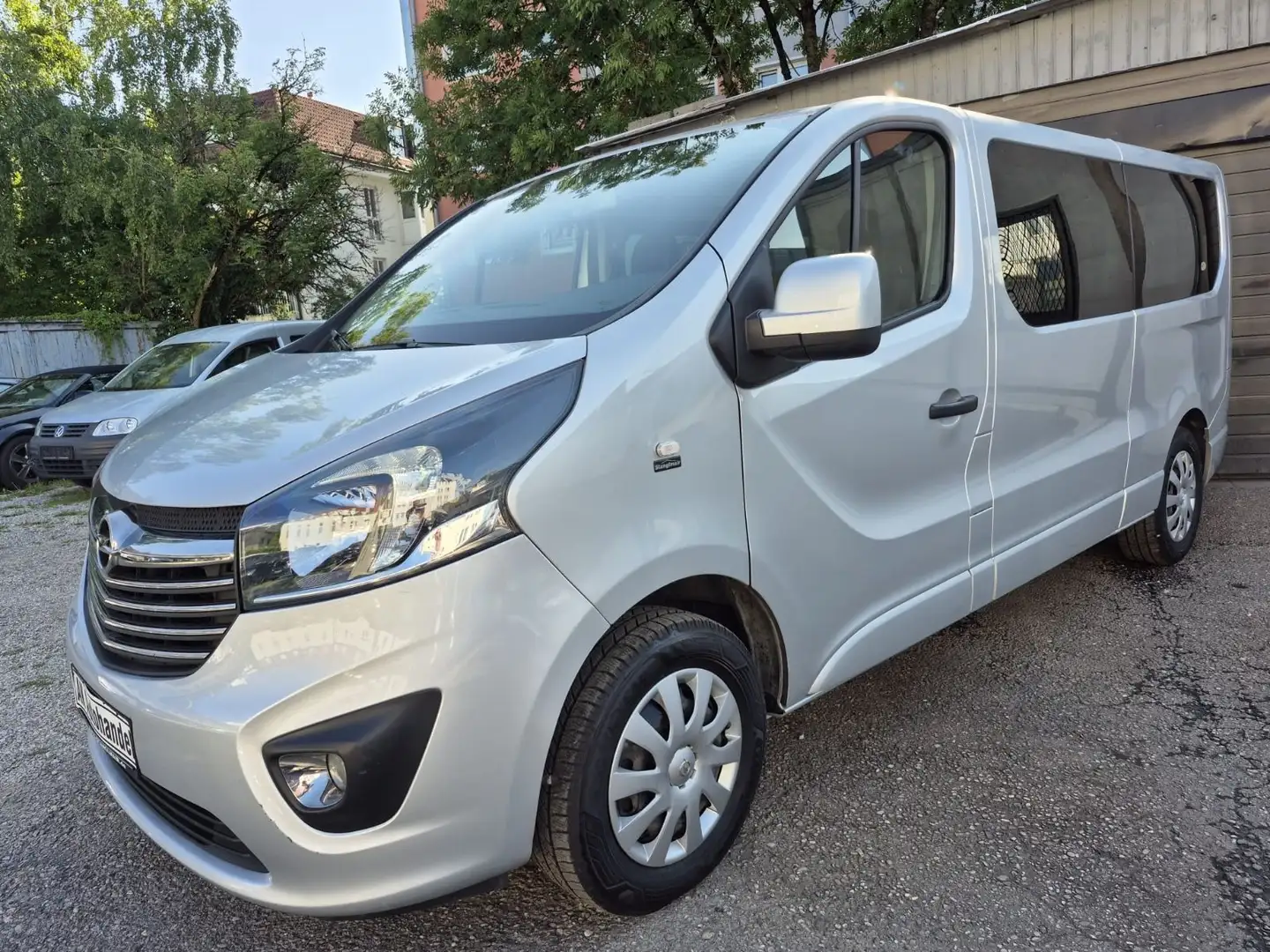 Opel Vivaro B  L2H1  2,9t 9 Sitz Tempomat Navi Klima Grau - 1